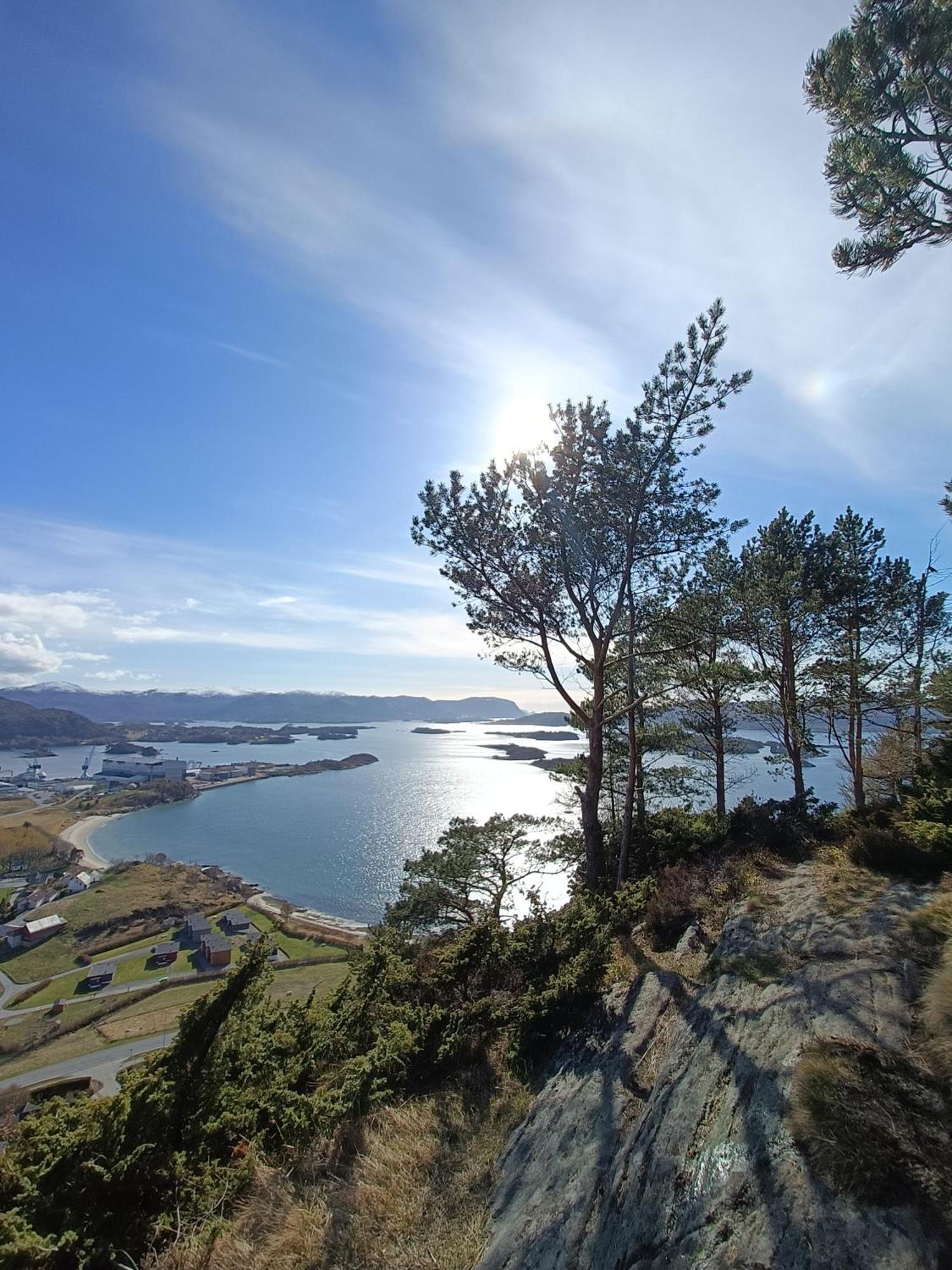 Charming House In Ulsteinvik With Free Parking Villa Buitenkant foto